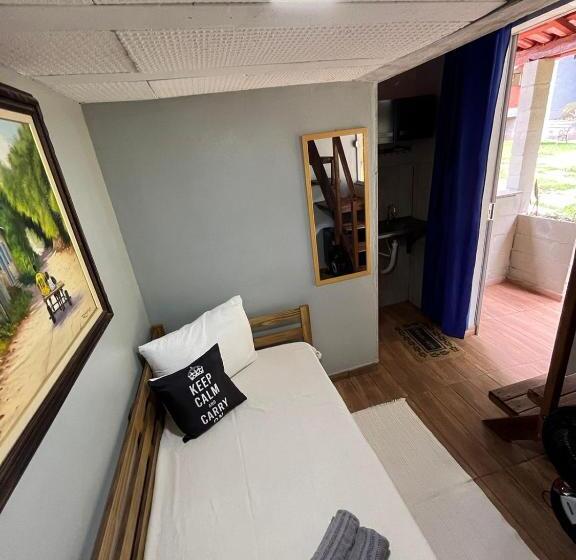 استودیو خانوادگی, Hostel Sossego Do Garças