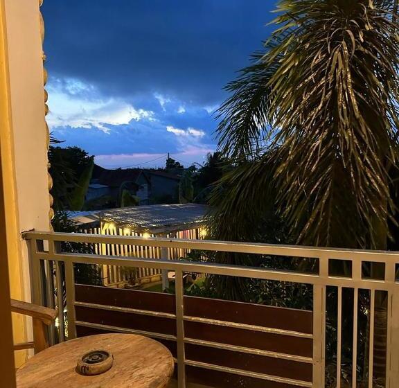 اتاق استاندارد با چشم‌انداز استخر, Kelingking Sunset Point Hotel & Spa