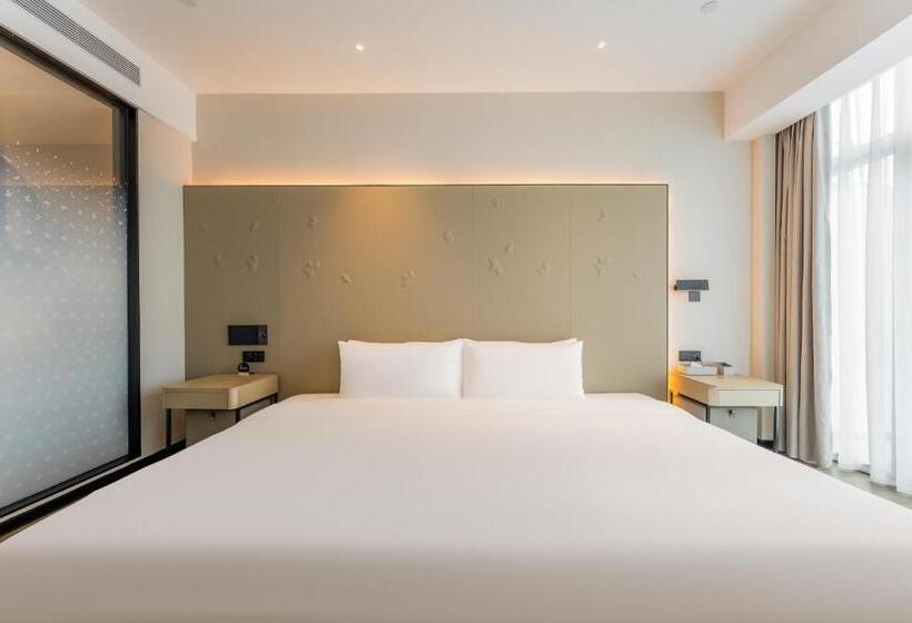 اتاق لوکس با تخت بزرگ, Kew Green Hotel Mianshuicheng Haikou