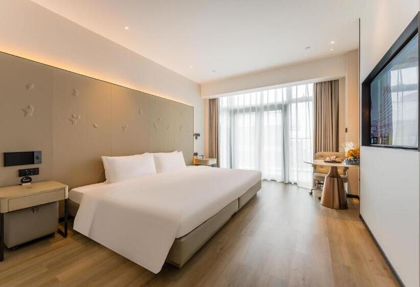 اتاق لوکس با تخت بزرگ, Kew Green Hotel Mianshuicheng Haikou