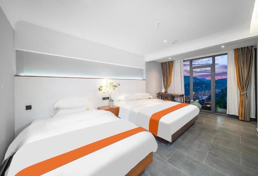 اتاق خانوادگی, Phoenix Best River View B&b