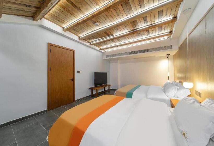 سوئیت با چشم‌انداز رودخانه, Phoenix Best River View B&b
