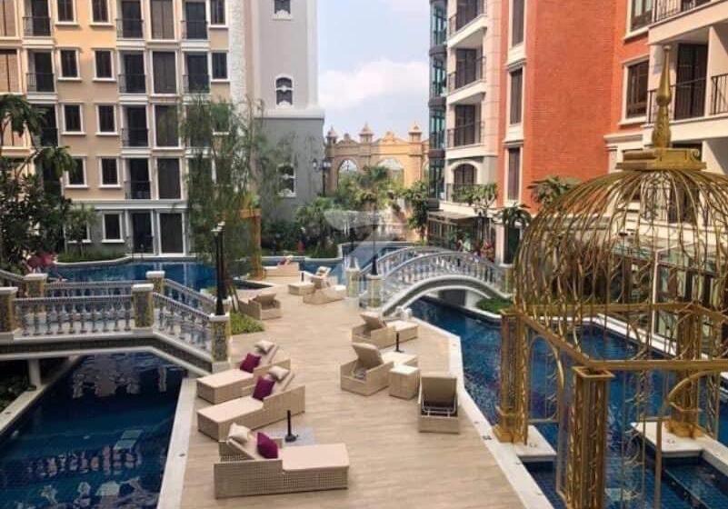 سوییت با چشم‌انداز استخر, Espana Condo Jomtien Pool Access By Aey