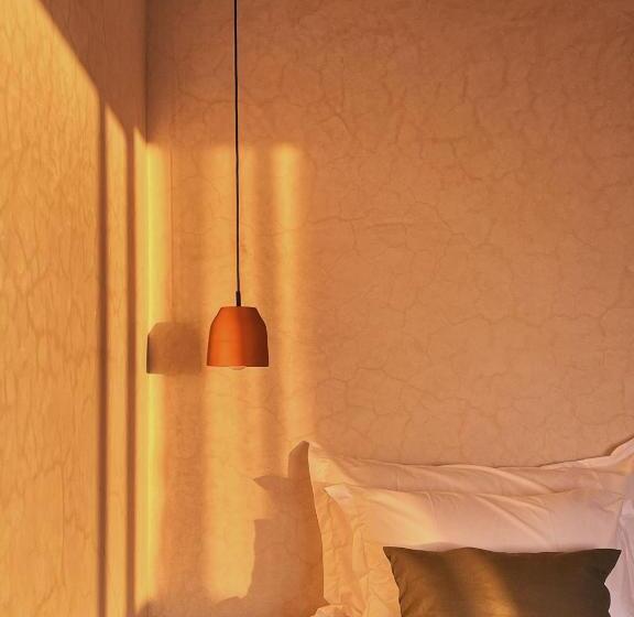 اتاق لوکس با چشم‌انداز دریا, Loued Surf Lodge
