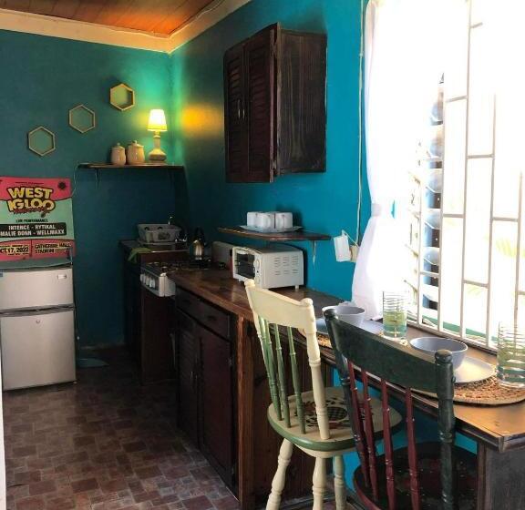 اتاق استاندارد با بالکن, Bnb Somom Mobay Lodging