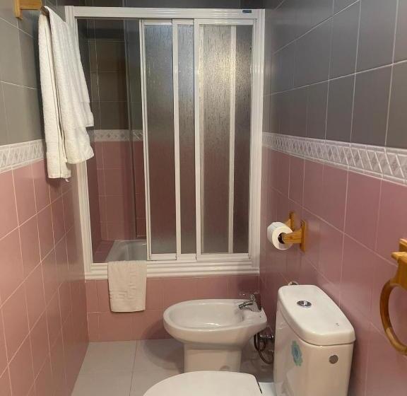 اتاق استاندارد سه نفره, Hostal Julio Cesar