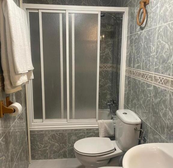 اتاق استاندارد سه نفره, Hostal Julio Cesar