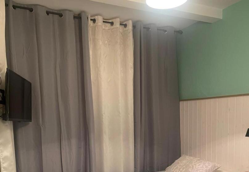 اتاق استاندارد یک نفره, Hostal Julio Cesar