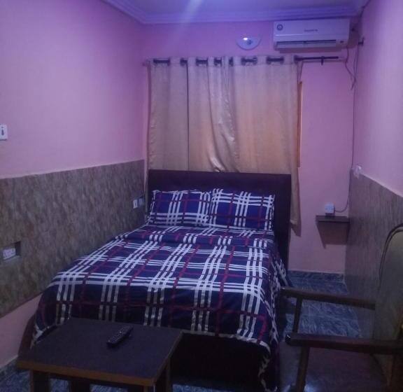 اتاق استاندارد یک نفره, Stainless World International Hotel And Suites