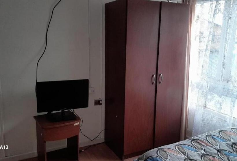 اتاق استاندارد, Hospedaje 12 De Octubre
