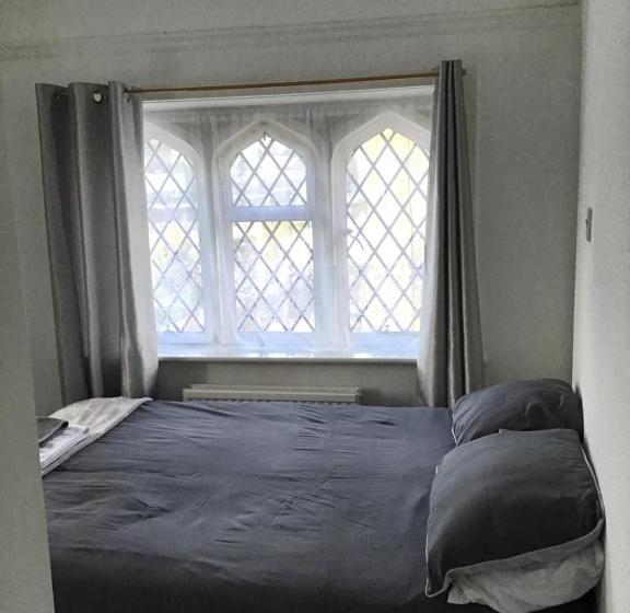 اتاق استاندارد, The New Juniper Berry Pub & Guest Rooms