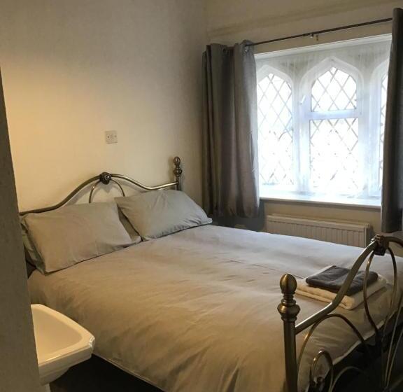 اتاق استاندارد, The New Juniper Berry Pub & Guest Rooms