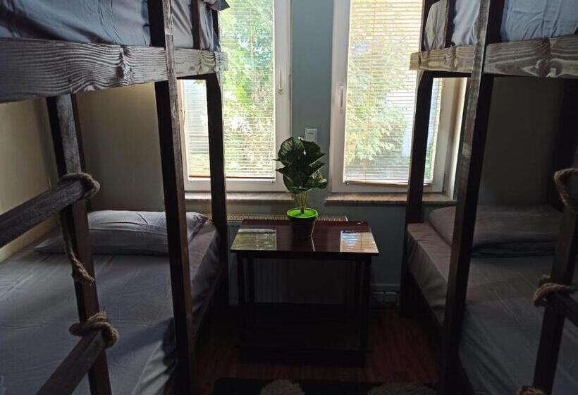 تختخواب در اتاق مشترک, Hostel Nënë Terezës