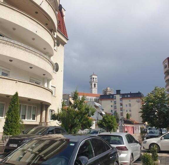 تختخواب در اتاق مشترک, Hostel Nënë Terezës
