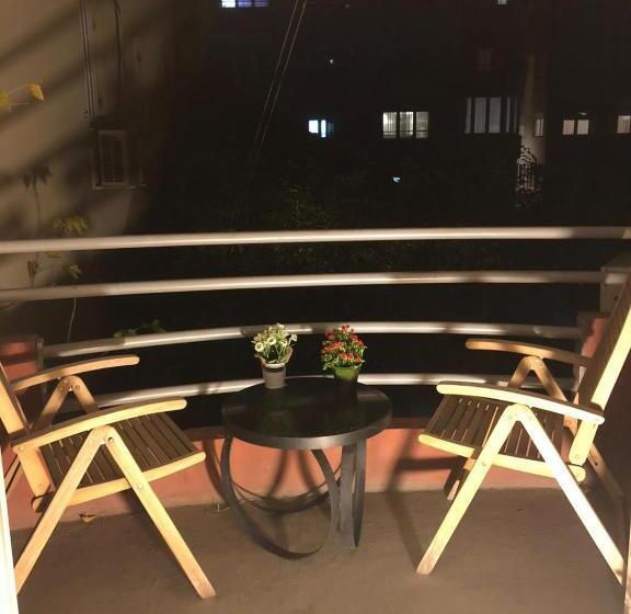 تختخواب در اتاق مشترک, Hostel Nënë Terezës