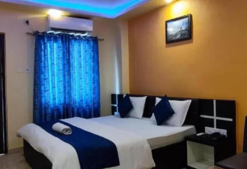 اتاق لوکس با تخت بزرگ, Aviani New Digha
