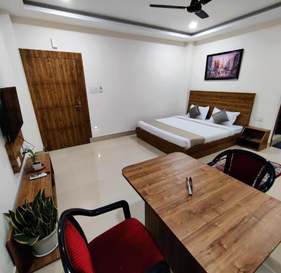 اتاق لوکس با بالکن, Happy Home Living