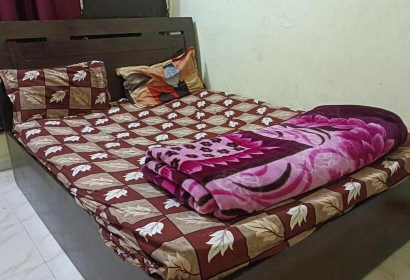 اتاق کلاسیک سه تخته, Gracious Guest House