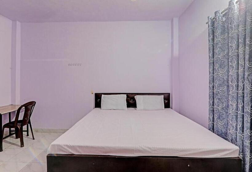 اتاق کلاسیک سه تخته, Gracious Guest House