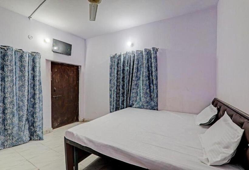 اتاق کلاسیک سه تخته, Gracious Guest House