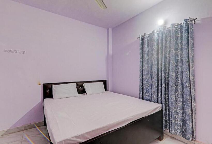 اتاق کلاسیک سه تخته, Gracious Guest House