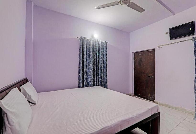 اتاق کلاسیک سه تخته, Gracious Guest House