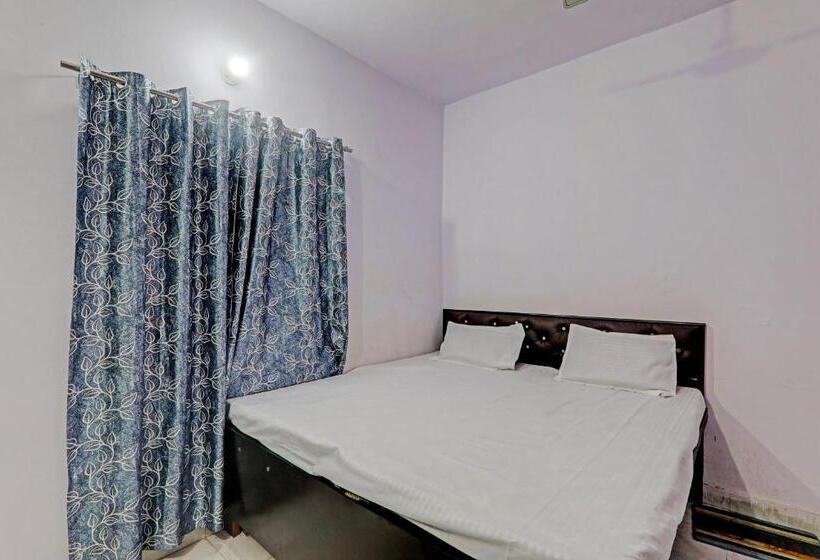 اتاق کلاسیک سه تخته, Gracious Guest House