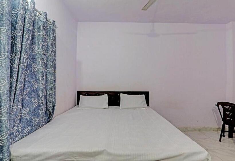 اتاق کلاسیک سه تخته, Gracious Guest House