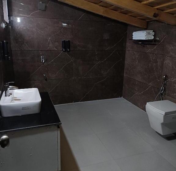 اتاق استاندارد با تخت بزرگ, Super Collection O Mall Road Nainital