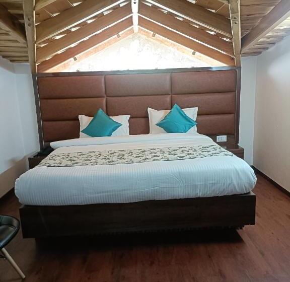 اتاق استاندارد با تخت بزرگ, Super Collection O Mall Road Nainital