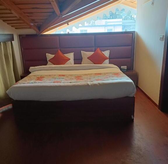 اتاق استاندارد با تخت بزرگ, Super Collection O Mall Road Nainital