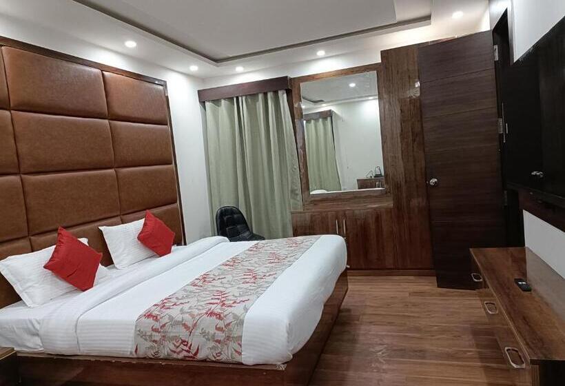اتاق لوکس خانوادگی, Super Collection O Mall Road Nainital