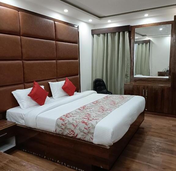 اتاق لوکس خانوادگی, Super Collection O Mall Road Nainital