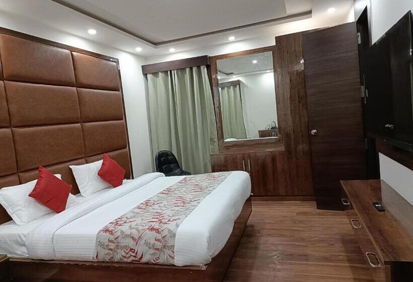 اتاق لوکس خانوادگی, Super Collection O Mall Road Nainital