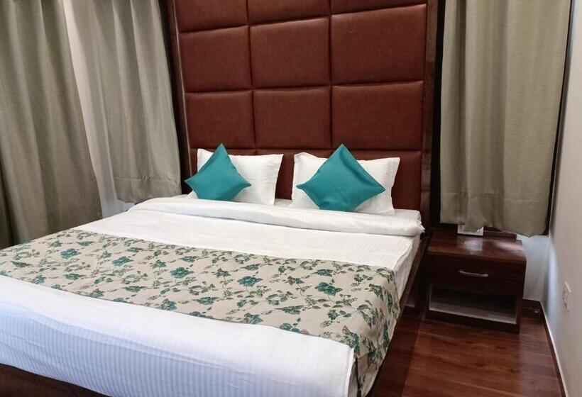 اتاق لوکس, Super Collection O Mall Road Nainital