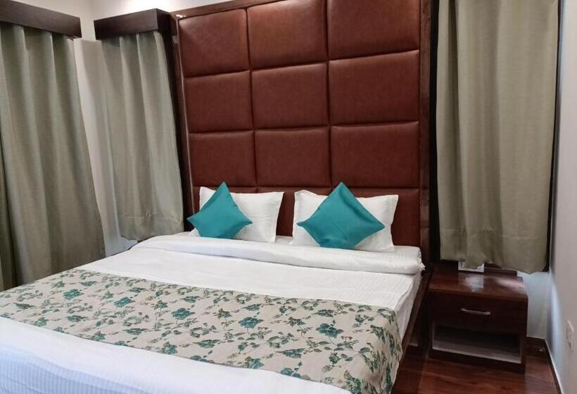 اتاق لوکس, Super Collection O Mall Road Nainital