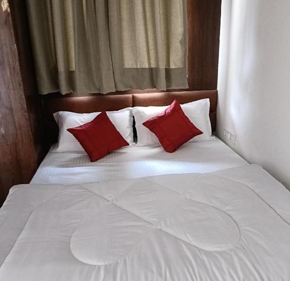 اتاق استاندارد یک نفره, Super Collection O Mall Road Nainital