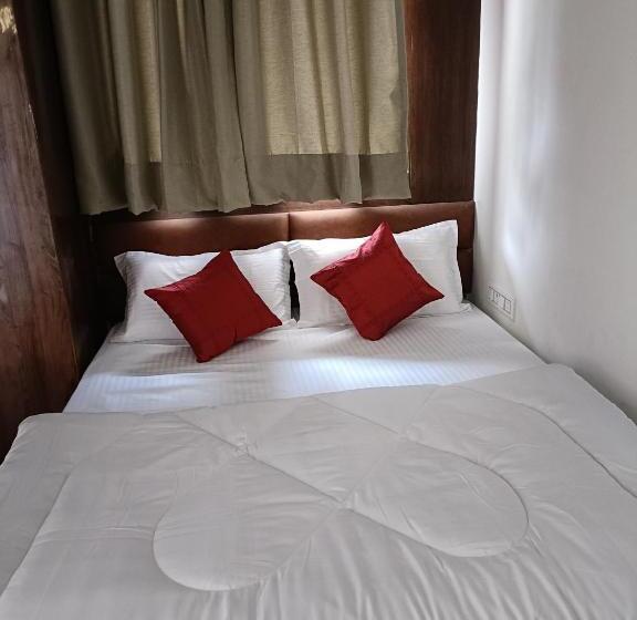 اتاق استاندارد یک نفره, Super Collection O Mall Road Nainital