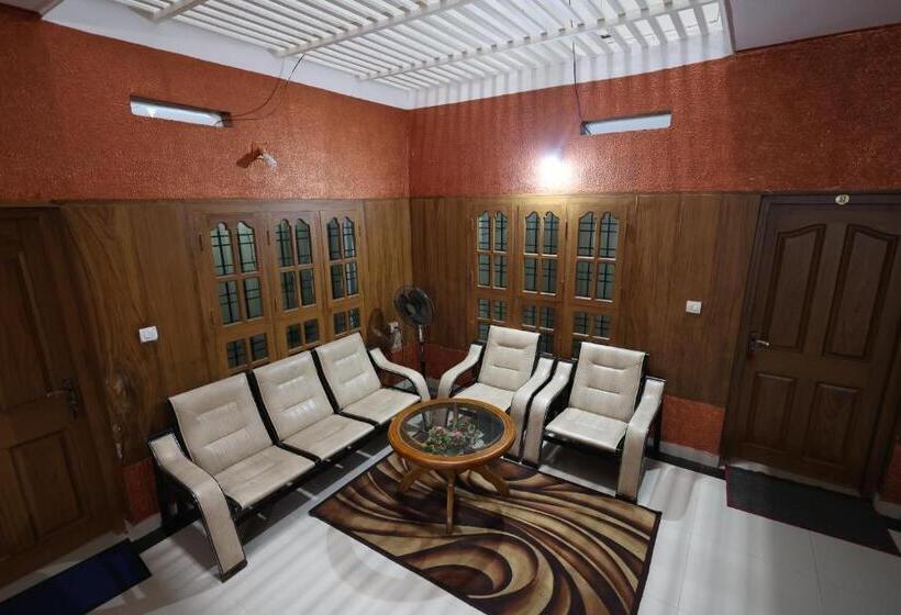اتاق خانوادگی, Wayanad Regal Residency