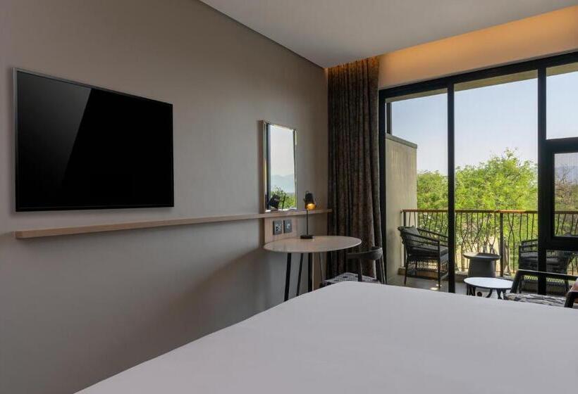 اتاق استاندارد با چشم‌انداز کوهستان, Radisson Safari Hotel Hoedspruit