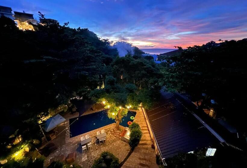 标准房带园景, Standard Room With Swimming Pool Access