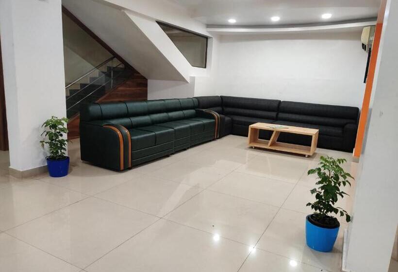 اتاق اکونومی, Amruth Inn