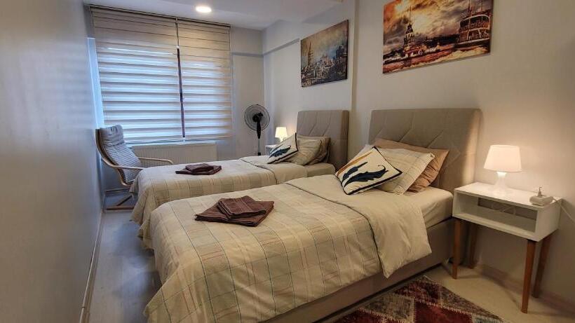 اتاق استاندارد با سرویس بهداشتی مشترک, Rooms In The Heart Of Sisli   1 Min To Metro   Shared Bathroom And Kitchen