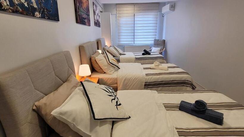 اتاق استاندارد سه تخته با سرویس بهداشتی مشترک, Rooms In The Heart Of Sisli   1 Min To Metro   Shared Bathroom And Kitchen