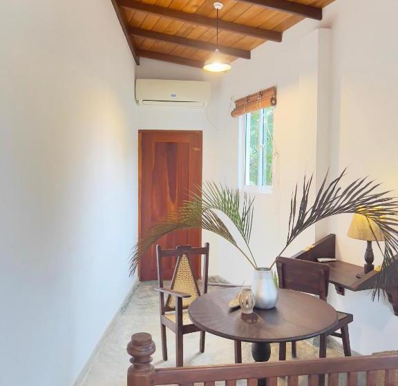 اتاق استاندارد با تراس, Galle Fancy Guesthouse, 5 Ac Bedrooms Villa