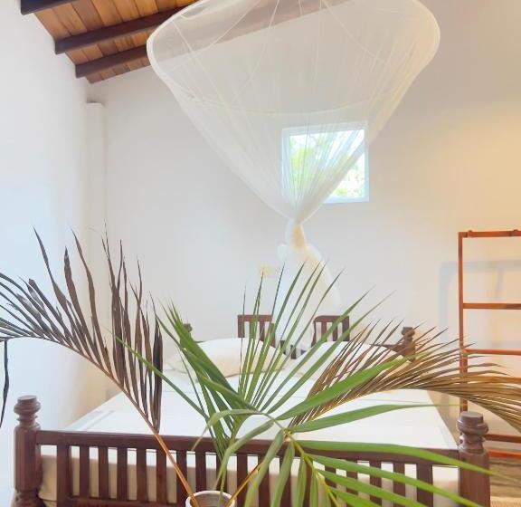 اتاق استاندارد با تراس, Galle Fancy Guesthouse, 5 Ac Bedrooms Villa