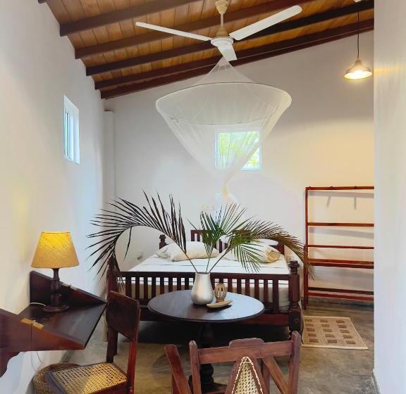 اتاق استاندارد با تراس, Galle Fancy Guesthouse, 5 Ac Bedrooms Villa