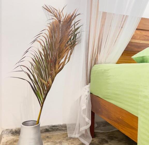 اتاق لوکس, Galle Fancy Guesthouse, 5 Ac Bedrooms Villa