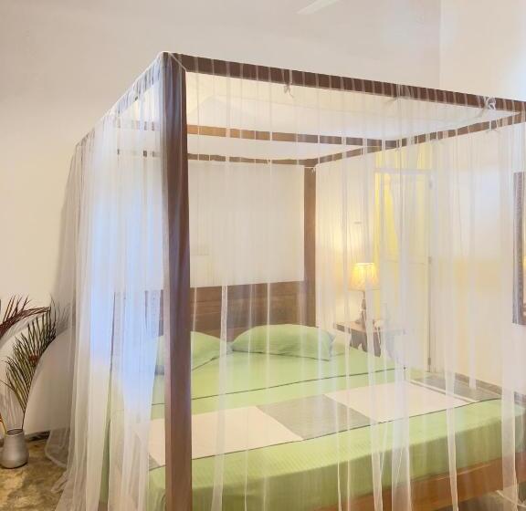 اتاق لوکس, Galle Fancy Guesthouse, 5 Ac Bedrooms Villa
