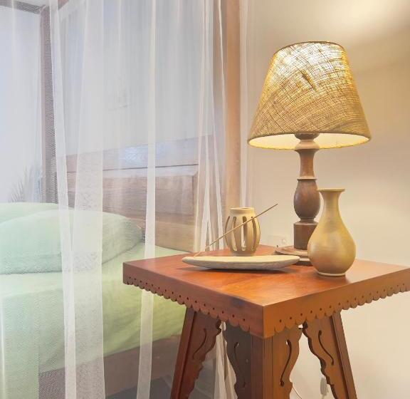 اتاق لوکس, Galle Fancy Guesthouse, 5 Ac Bedrooms Villa